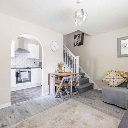 Windsor Burnham Ascot Haven Sleeps 4 Villa Slough Esterno foto