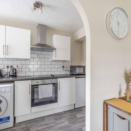 Windsor Burnham Ascot Haven Sleeps 4 Villa Slough Esterno foto