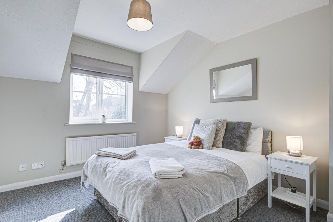 Windsor Burnham Ascot Haven Sleeps 4 Villa Slough Esterno foto