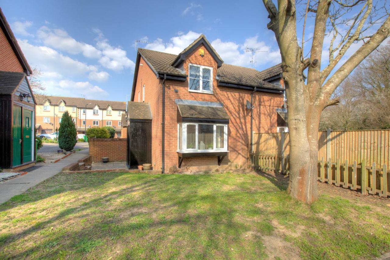 Windsor Burnham Ascot Haven Sleeps 4 Villa Slough Esterno foto