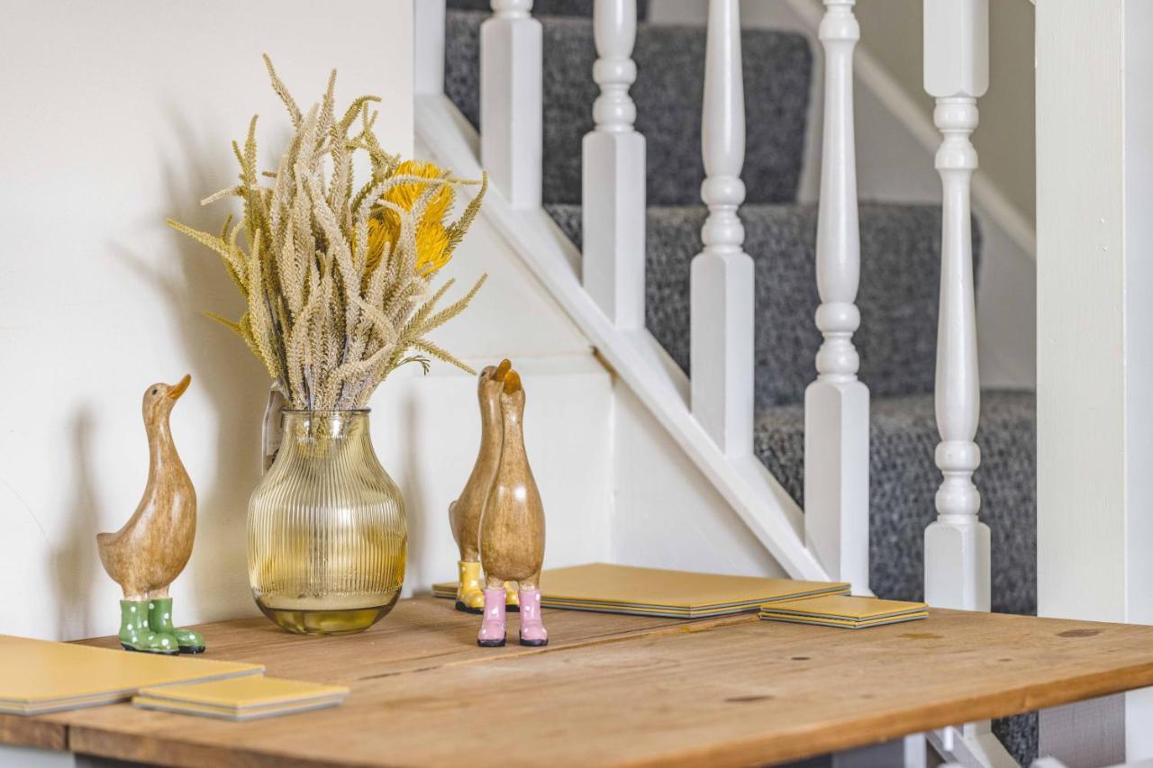Windsor Burnham Ascot Haven Sleeps 4 Villa Slough Esterno foto