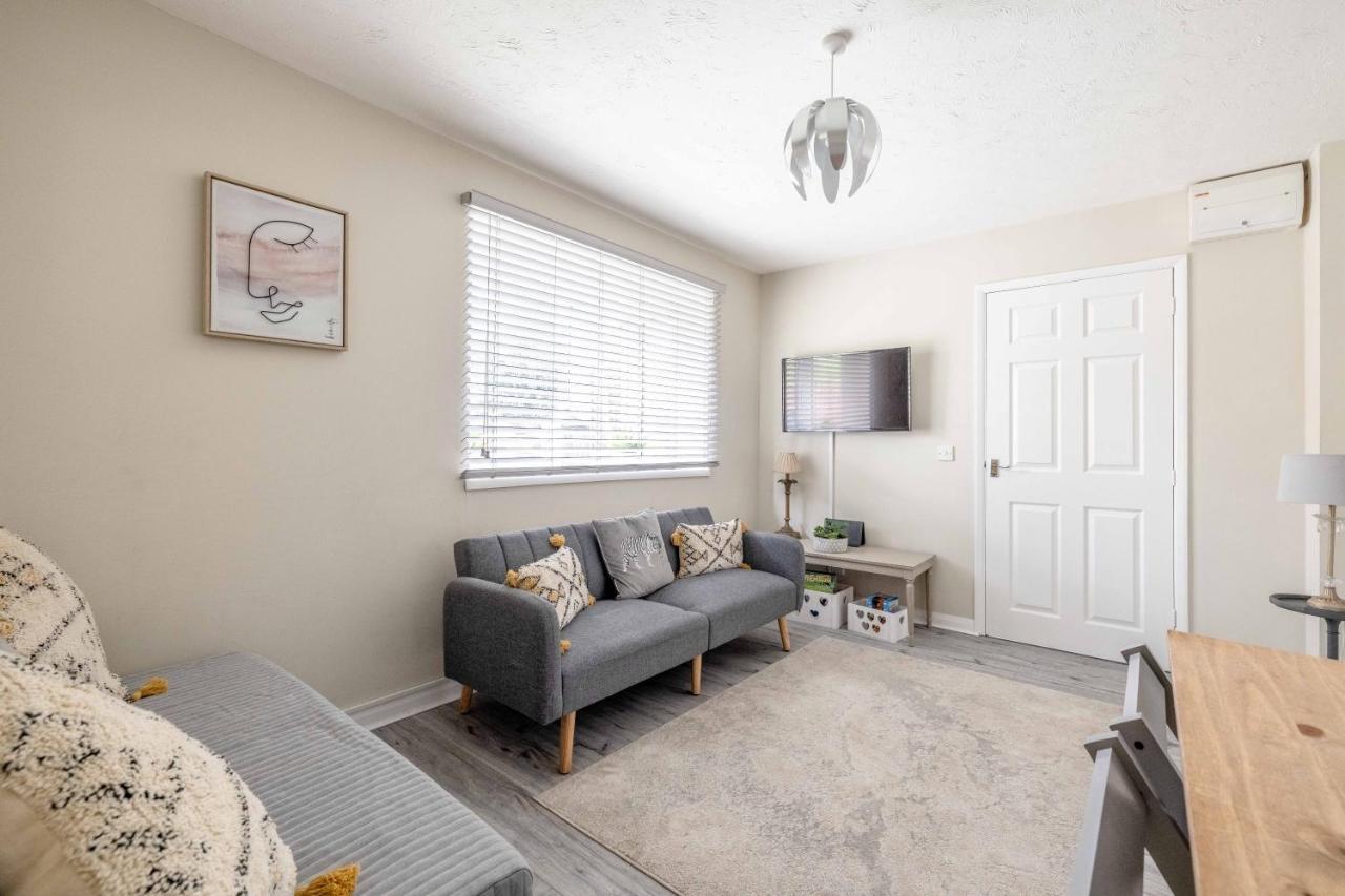 Windsor Burnham Ascot Haven Sleeps 4 Villa Slough Esterno foto
