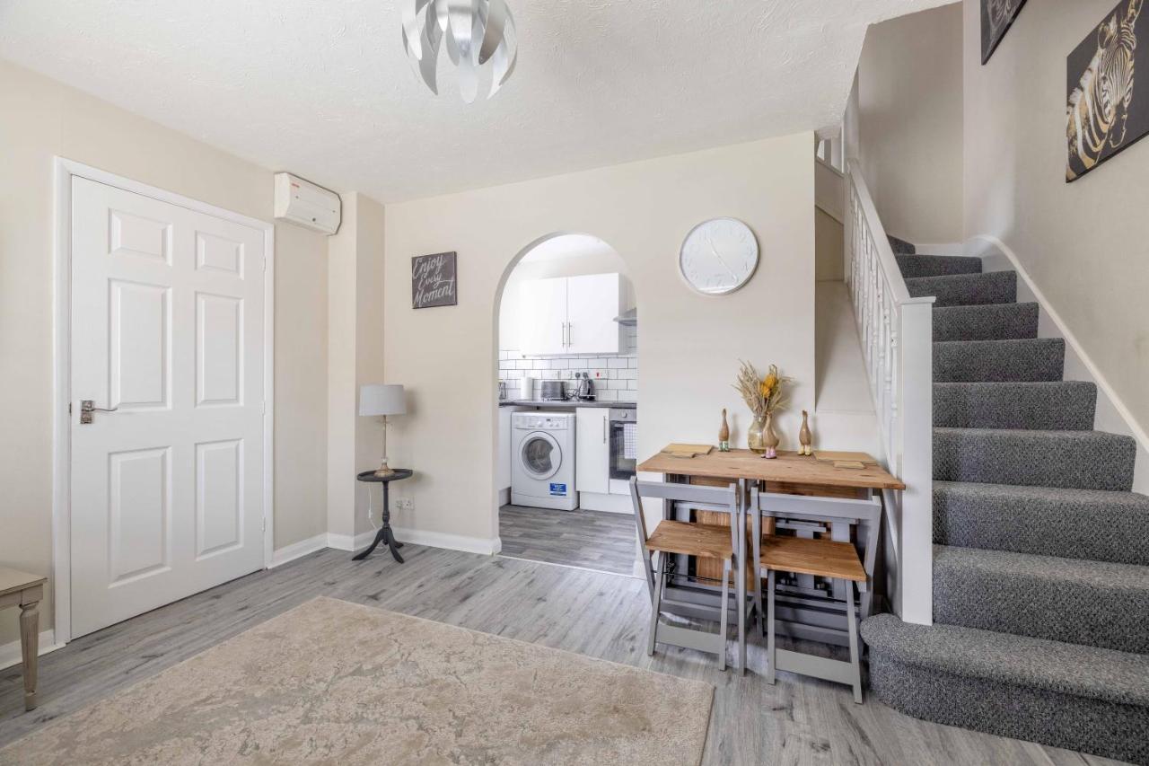 Windsor Burnham Ascot Haven Sleeps 4 Villa Slough Esterno foto
