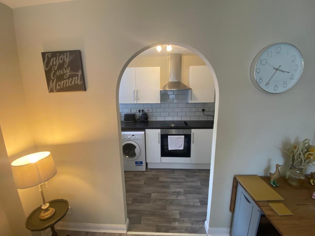 Windsor Burnham Ascot Haven Sleeps 4 Villa Slough Esterno foto