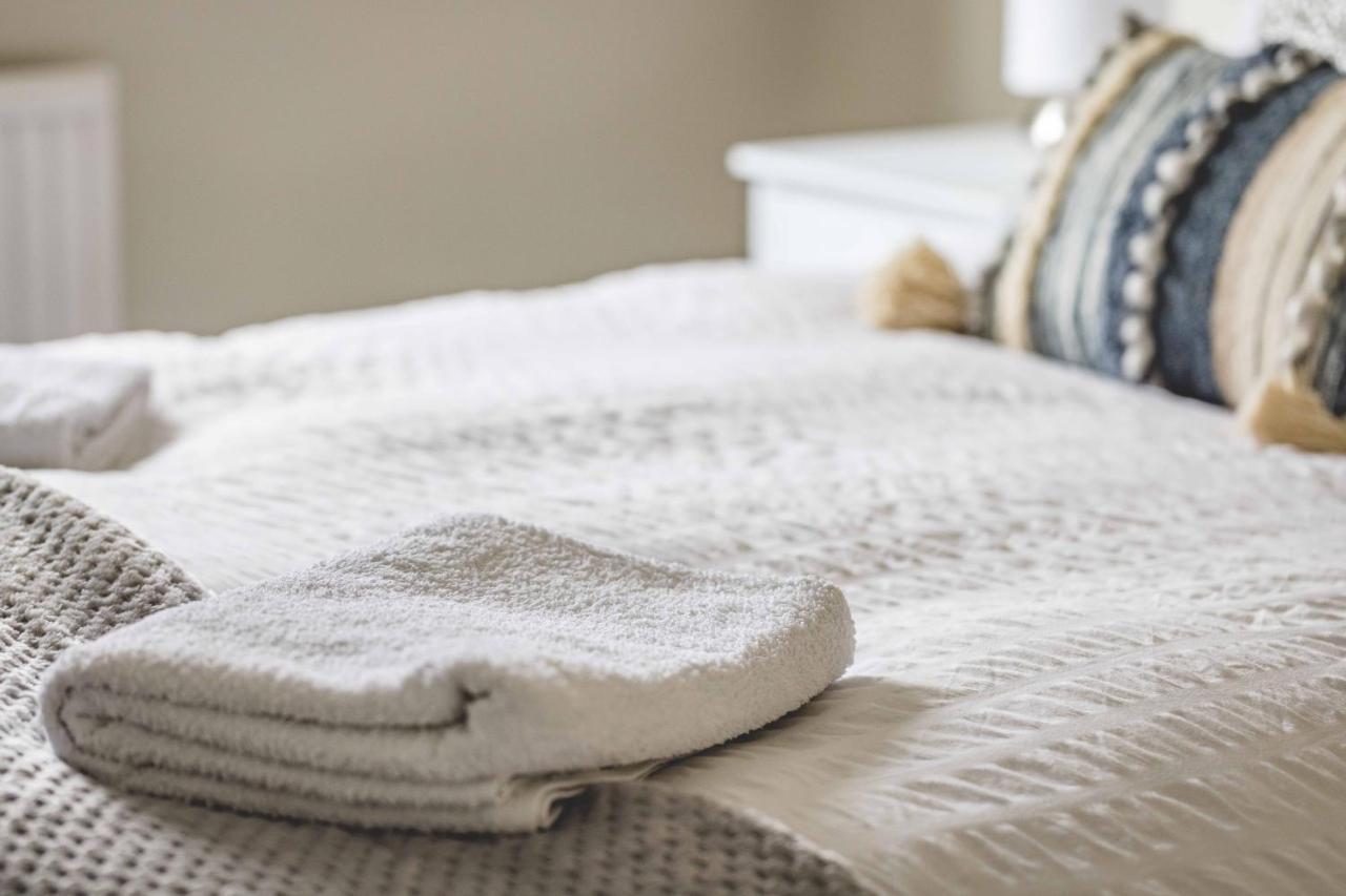 Windsor Burnham Ascot Haven Sleeps 4 Villa Slough Esterno foto